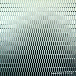 4 trames de tirets pivotées sur un côté 4 trames de tirets pivotées sur un côté