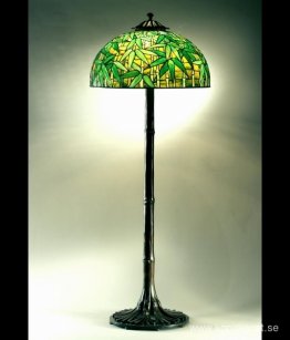 Golvstandard. Bambudesign, kupolform Golvstandard. Bambudesign, kupolform