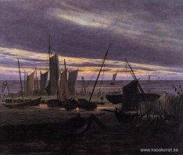 Båtar i hamnen på kvällen