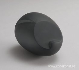 Svart nyfödd (efter Brancusi)