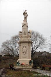 Vägkanten figur av St. John Nepomuk