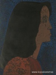 Profil av brunhårig kvinna