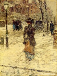 Lady går nerför Fifth Avenue