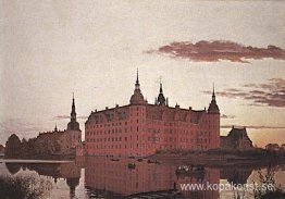 Frederiksborgs slott i kvällsljuset