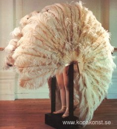 Stillbild från The Feathered Prison Fan