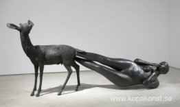 Född