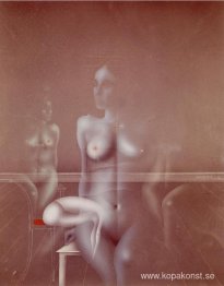 Flicka med gult kors