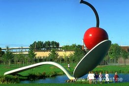 Spoonbridge and Cherry (samarbete med van Bruggen) Spoonbridge and Cherry (samarbete med van Bruggen)