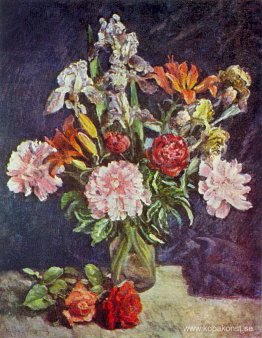 Bukett med blommor. Pioner, iris, liljor Bukett med blommor. Pioner, iris, liljor