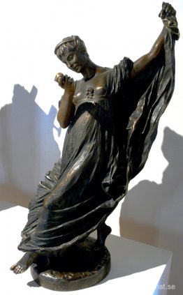 Dansare med ett äpple Dansare med ett äpple