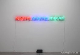 Tre adjektiv beskrivna Tre adjektiv beskrivna