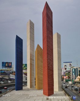 Torres de Satélite (samarbete med Luis Barragán och Jesús Reyes Torres de Satélite (samarbete med Luis Barragán och Jesús Reyes