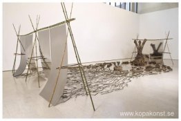 Trädspel/leksak i sju spegelbilder Trädspel/leksak i sju spegelbilder