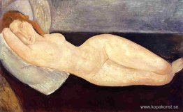 Liggande naken med huvudet vilande på höger arm Liggande naken med huvudet vilande på höger arm