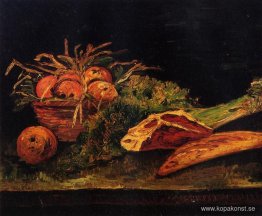 Stilleben med äpplen, kött och en rulle Stilleben med äpplen, kött och en rulle