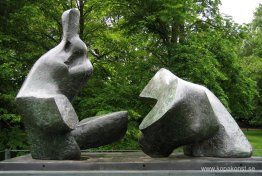 Tvådelad liggande figur nr 5 Tvådelad liggande figur nr 5