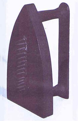 Cadeau/Gift (Replika av det förlorade originalet från 1921) Cadeau/Gift (Replika av det förlorade originalet från 1921)