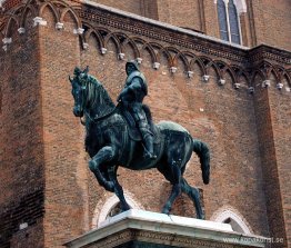 Ryttarstaty av condottiere Bartolomeo Colleoni Ryttarstaty av condottiere Bartolomeo Colleoni