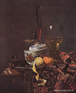Stilleben med glas och porslinsklädd skål Stilleben med glas och porslinsklädd skål